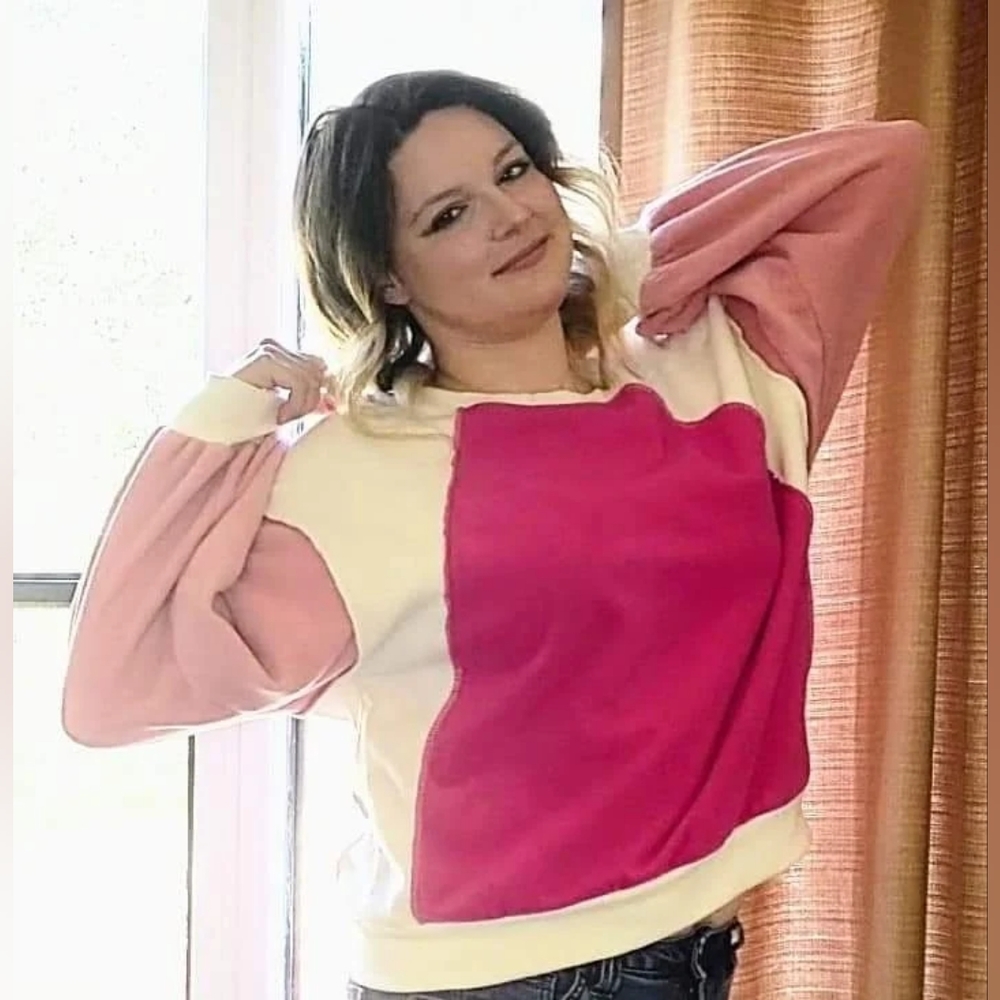 Pink Sweater - Picture 2 of 3
